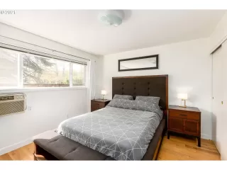 Photo #5: 21661158 Listing