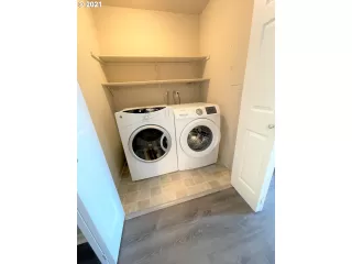 Photo #5: 21661277 Listing