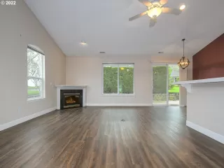 Photo #6: 21661399 Listing