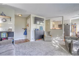 Photo #5: 21662824 Listing