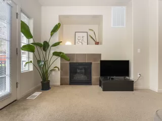 Photo #5: 21663295 Listing 