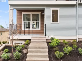 Photo #4: 21663550 Listing