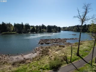 Photo #1: 21663576 Listing 