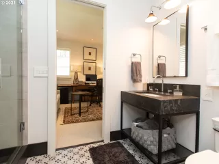 Photo #2: 21663576 Listing 