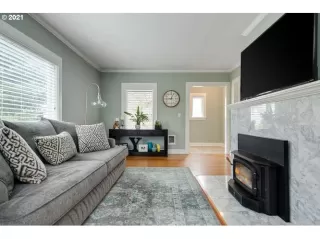 Photo #6: 21663599 Listing