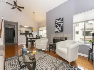 Photo #6: 21663819 Listing 