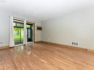Photo #4: 21664010 Listing 