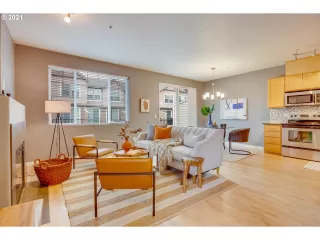 Photo #6: 21664184 Listing