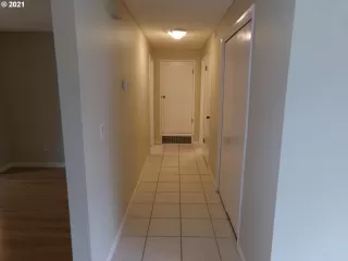 Photo #6: 21664698 Listing