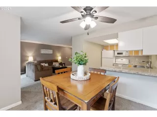 Photo #6: 21665523 Listing