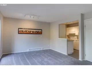 Photo #4: 21666543 Listing