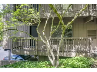 Photo #6: 21666543 Listing