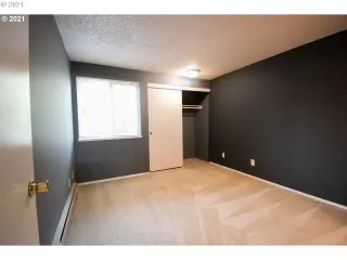 Photo #4: 21666612 Listing