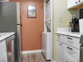 Photo #3: 21666909 Listing