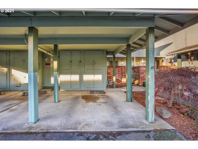 MLS: 21667185 Condo For Sale