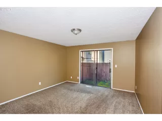 Photo #6: 21667185 Listing