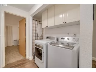 Photo #4: 21667493 Listing