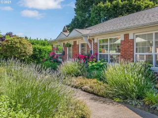 Photo #6: 21667560 Listing