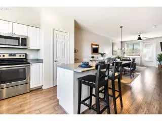 Photo #3: 21668331 Listing