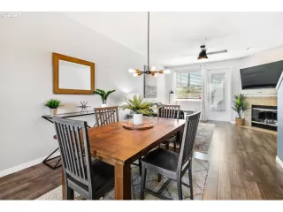 Photo #4: 21668331 Listing