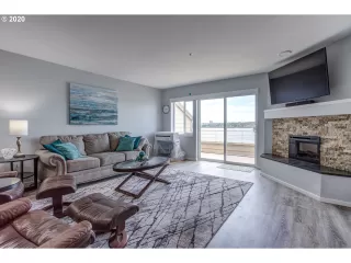 Photo #4: 21668868 Listing