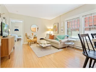 Photo #3: 21668979 Listing