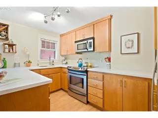 Photo #6: 21668979 Listing