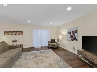 Photo #5: 21669732 Listing