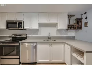 Photo #4: 21669920 Listing