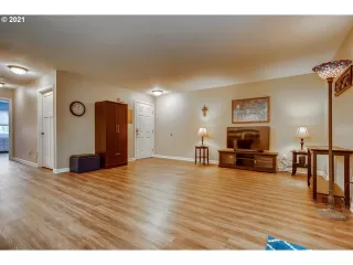 Photo #4: 21670227 Listing