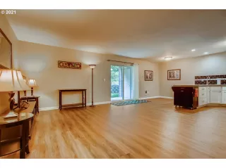 Photo #5: 21670227 Listing