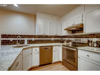 Photo #6: 21670227 Listing