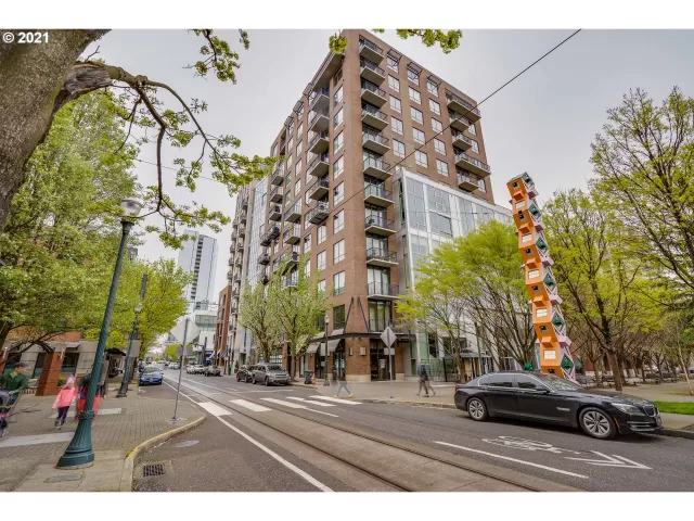 MLS: 21670314 Condo For Sale