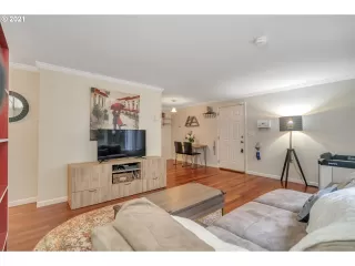 Photo #5: 21670352 Listing 