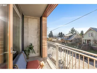 Photo #2: 21671190 Listing