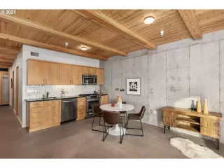 Photo #6: 21671190 Listing