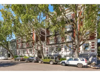 Photo #4: 21671256 Listing