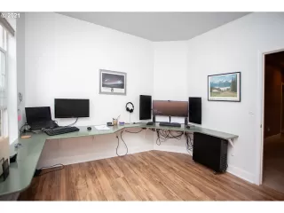 Photo #3: 21671355 Listing