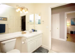 Photo #5: 21671355 Listing