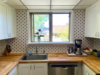 Photo #4: 21671461 Listing