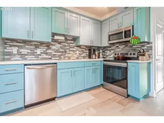 Photo #6: 21671753 Listing