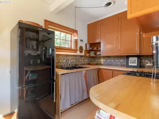 Photo #3: 21673419 Listing