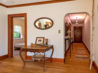 Photo #6: 21673419 Listing