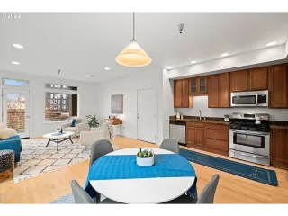 Photo #5: 21673635 Listing 