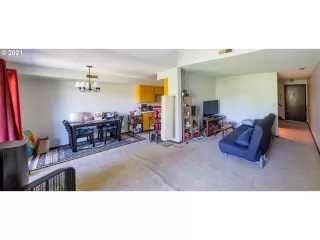 Photo #4: 21674062 Listing