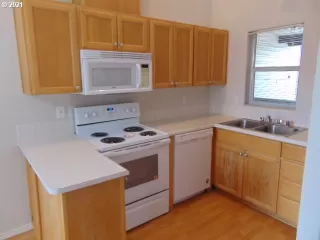 Photo #4: 21674148 Listing