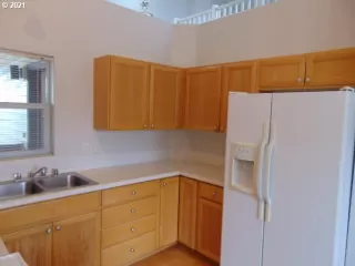 Photo #5: 21674148 Listing