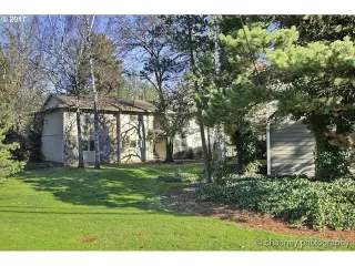 Photo #1: 21674669 Listing