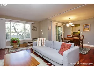 Photo #5: 21674669 Listing