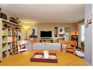 Photo #6: 21674669 Listing